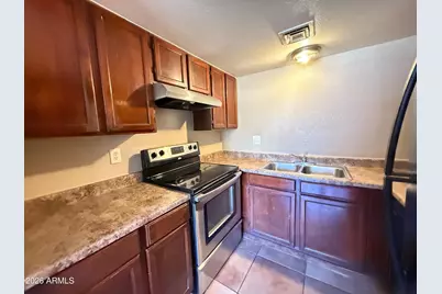 2804 N 43rd Avenue #Apt D, Phoenix, AZ 85009 - Photo 9
