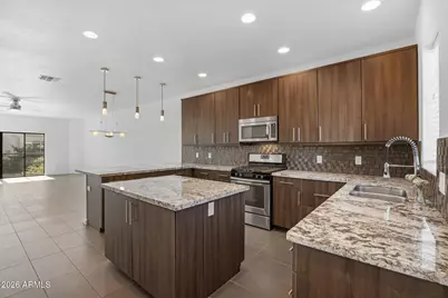 7827 N 20th Glen, Phoenix, AZ 85021 - Photo 1