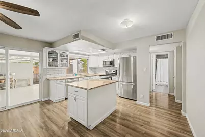 557 N Hobson Plaza, Mesa, AZ 85203 - Photo 13