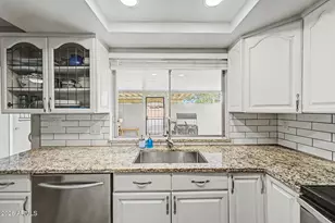 557 N Hobson Plaza, Mesa, AZ 85203 - Photo 3