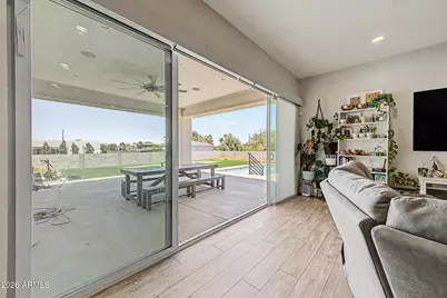 744 E Desert Lane, Phoenix, AZ 85042 - Photo 11