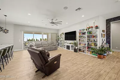 744 E Desert Lane, Phoenix, AZ 85042 - Photo 9