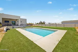 744 E Desert Ln, Phoenix, AZ 85042 - Photo 39