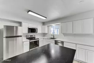4754 N 39th Ave, Phoenix, AZ 85019 - Photo 9