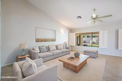 15644 W Piccadilly Road, Goodyear, AZ 85395 - Photo 9