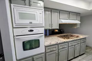 3346 W Hearn Rd, Phoenix, AZ 85053 - Photo 7