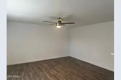 3219 E Earll Drive #Apt 2, Phoenix, AZ 85018 - Photo 3