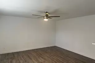 3219 E Earll Dr, Phoenix, AZ 85018 - Photo 3