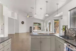 2240 E Ruby Ln, Phoenix, AZ 85024 - Photo 9