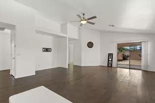 2240 E Ruby Ln, Phoenix, AZ 85024 - Photo 11