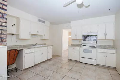 725 E Manor Drive, Casa Grande, AZ 85122 - Photo 9