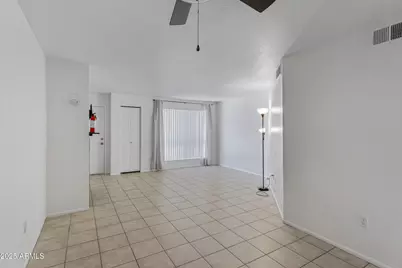 11640 N 51st Avenue #Apt 143, Glendale, AZ 85304 - Photo 5