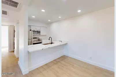2739 E Tamarisk Avenue #Apt 2, Phoenix, AZ 85040 - Photo 3