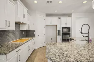 32233 N 132nd Ave, Peoria, AZ 85383 - Photo 17