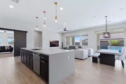 22036 N 59th Way, Phoenix, AZ 85054 - Photo 11