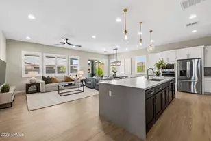 22036 N 59th Wy, Phoenix, AZ 85054 - Photo 13