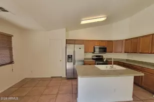 3133 W Huntington Dr, Phoenix, AZ 85041 - Photo 5