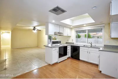 19835 N 6th Drive, Phoenix, AZ 85027 - Photo 11