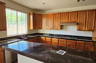 3989 E Hummingbird Ln, Phoenix, AZ 85050 - Photo 3
