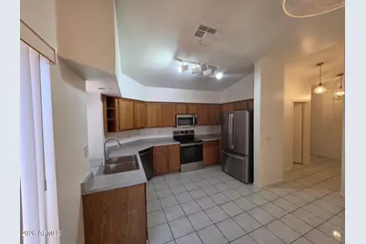 121 W Ivanhoe Street, Gilbert, AZ 85233 - Photo 11