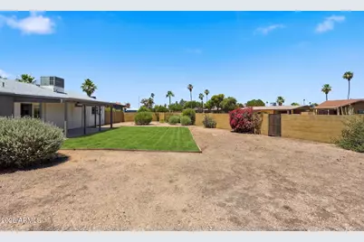 2310 E Betty Elyse Lane, Phoenix, AZ 85022 - Photo 17