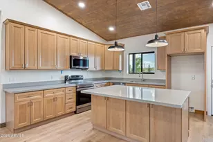 2202 Page Dr, Overgaard, AZ 85933 - Photo 9