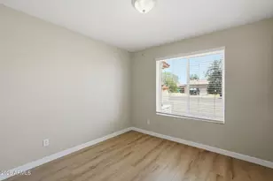 2519 E Anderson Dr, Phoenix, AZ 85032 - Photo 17