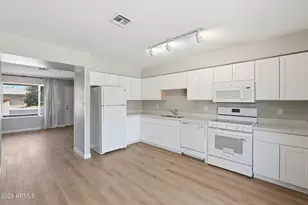 2519 E Anderson Dr, Phoenix, AZ 85032 - Photo 9