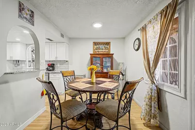 4252 N 68th Lane, Phoenix, AZ 85033 - Photo 11