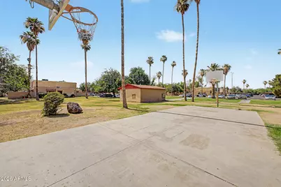 4252 N 68th Lane, Phoenix, AZ 85033 - Photo 21
