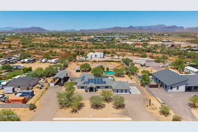 1240 E Paint Your Wagon Trail, Phoenix, AZ 85085 - Photo 3