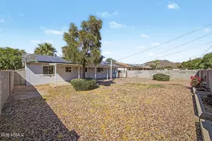 2527 W Larkspur Dr, Phoenix, AZ 85029 - Photo 25