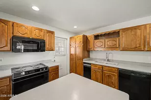2527 W Larkspur Dr, Phoenix, AZ 85029 - Photo 11