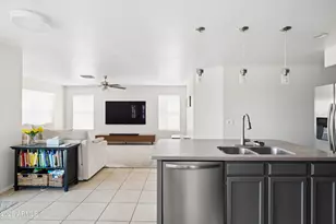 8925 W Tierra Buena Ln, Peoria, AZ 85382 - Photo 3