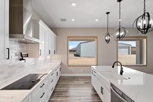 10136 W Hatfield Rd, Peoria, AZ 85383 - Photo 23