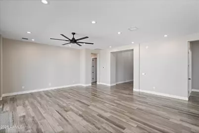 10136 W Hatfield Road, Peoria, AZ 85383 - Photo 13