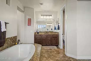 2207 E Lindrick Dr, Gilbert, AZ 85298 - Photo 27