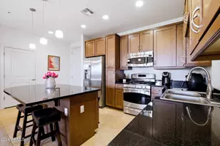 7291 N Scottsdale Rd, Paradise Valley, AZ 85253 - Photo 13