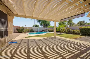 725 W Beverly Ln, Phoenix, AZ 85023 - Photo 37