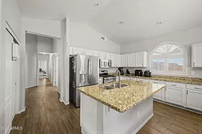 725 W Beverly Lane, Phoenix, AZ 85023 - Photo 15