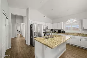 725 W Beverly Ln, Phoenix, AZ 85023 - Photo 15