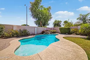 725 W Beverly Ln, Phoenix, AZ 85023 - Photo 43