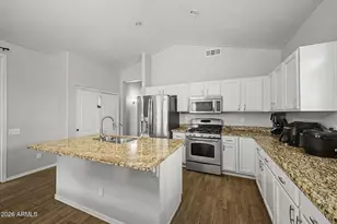 725 W Beverly Ln, Phoenix, AZ 85023 - Photo 19
