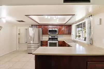 4601 W Golden Lane, Glendale, AZ 85302 - Photo 9