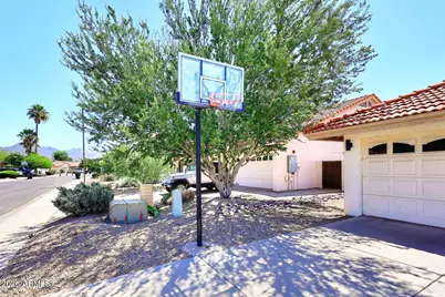 9079 E Davenport Drive, Scottsdale, AZ 85260 - Photo 3