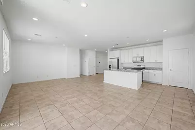 8821 W Agora Lane, Tolleson, AZ 85353 - Photo 7