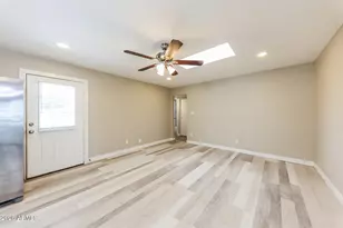 10215 N 35th Dr, Phoenix, AZ 85051 - Photo 17