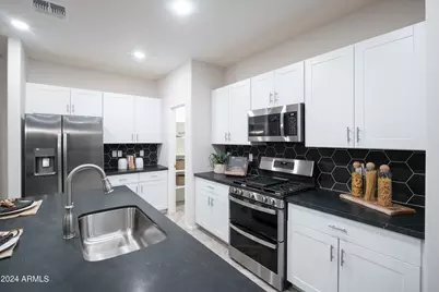 13268 N 146th Lane, Surprise, AZ 85379 - Photo 11
