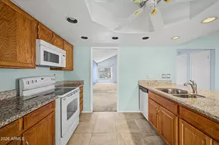 5212 E Tamblo Dr, Phoenix, AZ 85044 - Photo 13