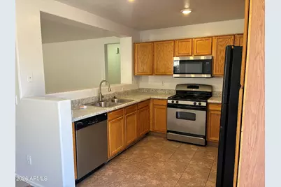 6027 W Encinas Lane, Phoenix, AZ 85043 - Photo 9
